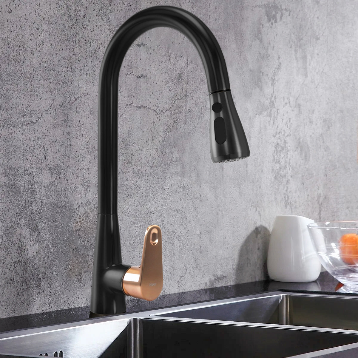 Küchearmatur Rea Mild black mat rose gold 7