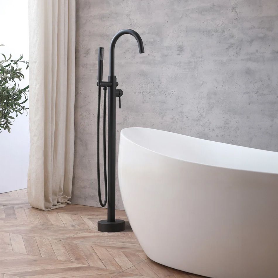 Frei stehende Armatur Rea MONO Black 6