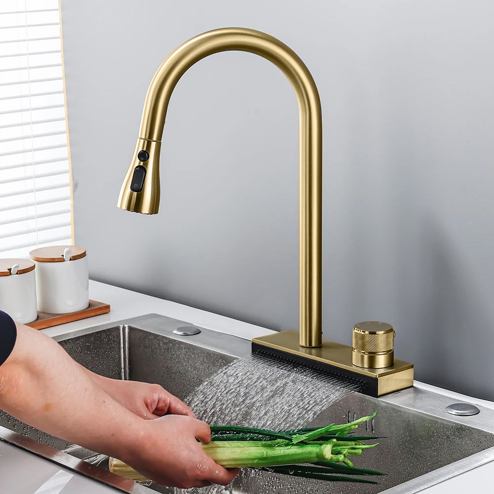 Küchearmatur REA CONOR BRUSH GOLD 2