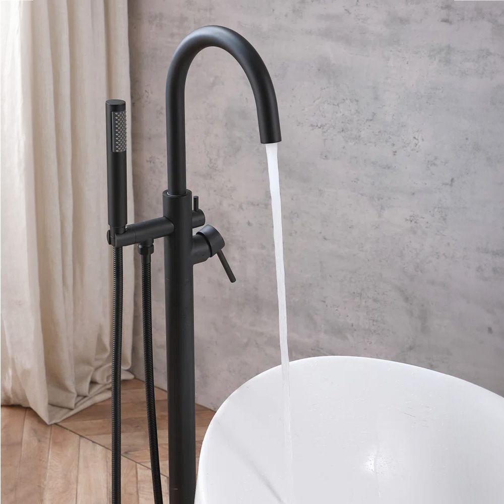 Frei stehende Armatur Rea MONO Black 2