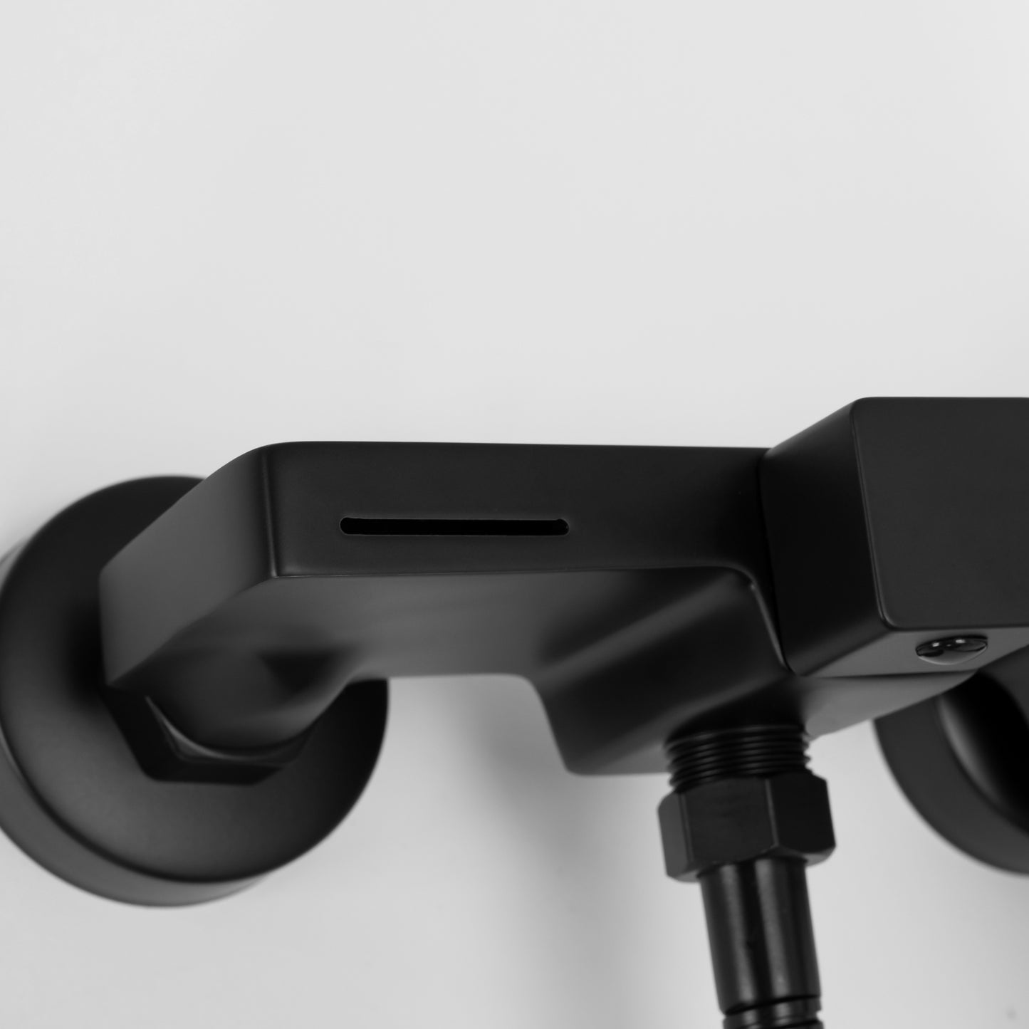 Wannenarmatur REA Berg Black 3