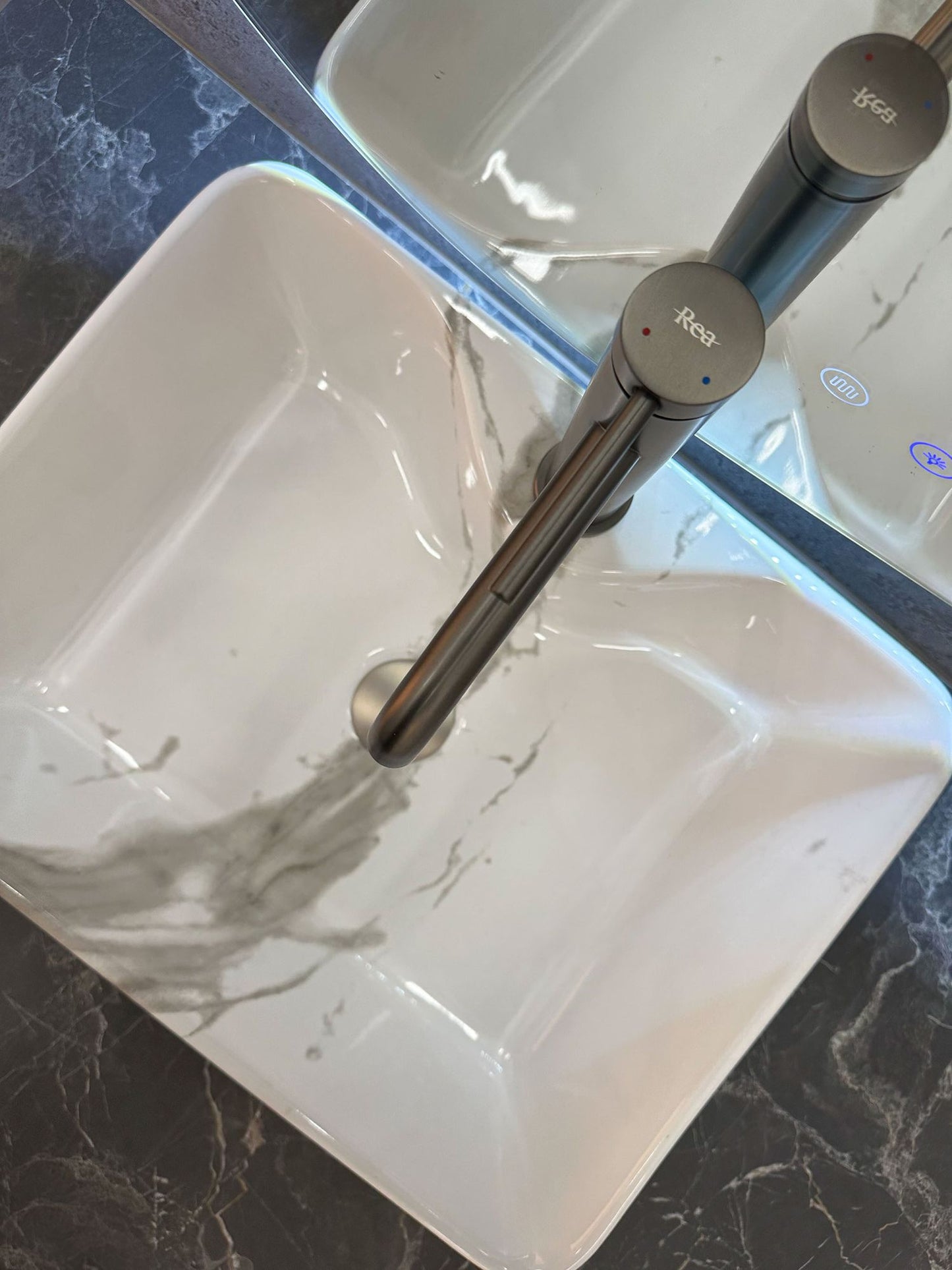 Aufsatzwaschbecken Rea Kelly Marmo 2