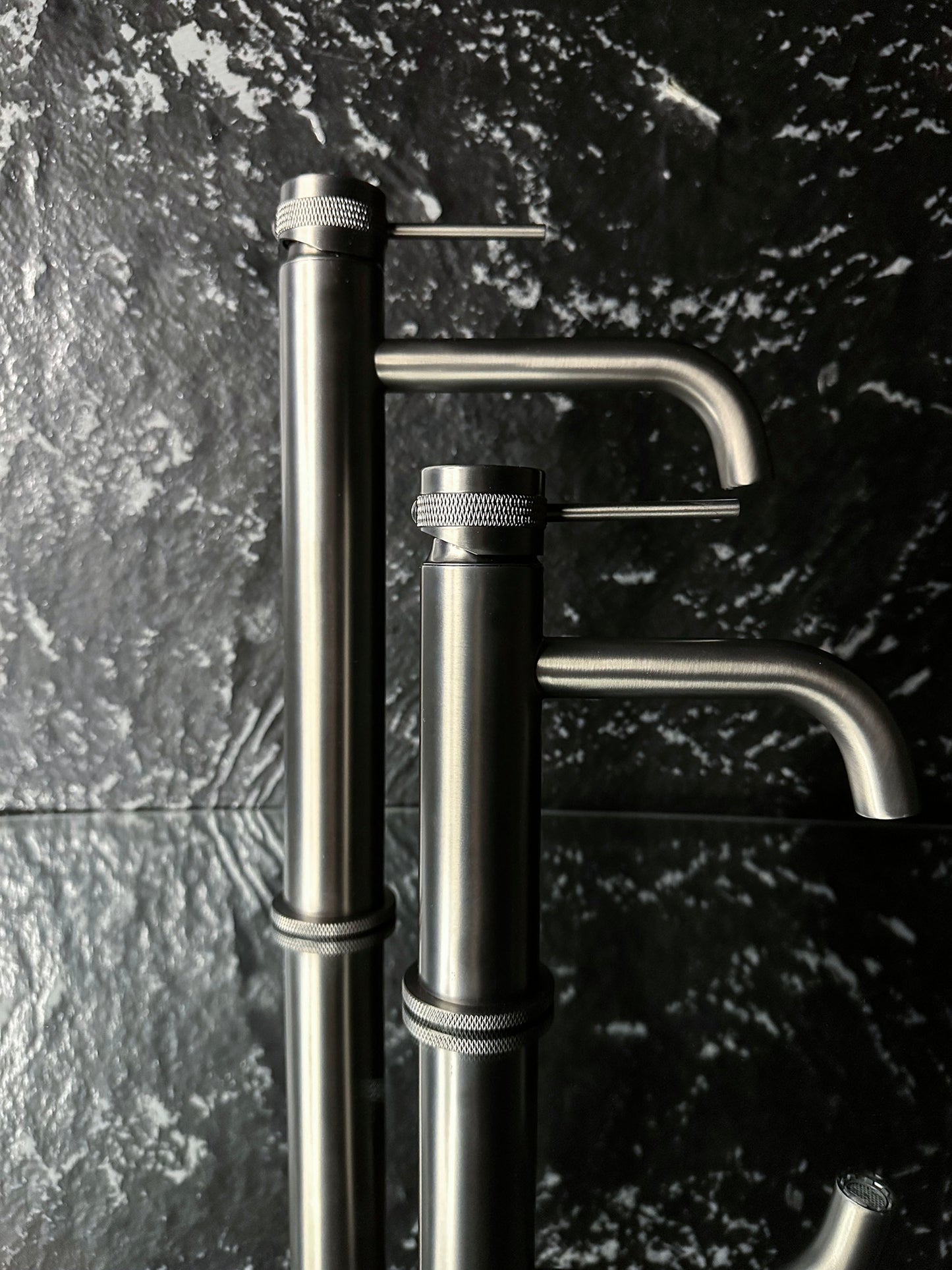 Waschbeckenarmatur Rea Lungo Grip Gun Grey high 5