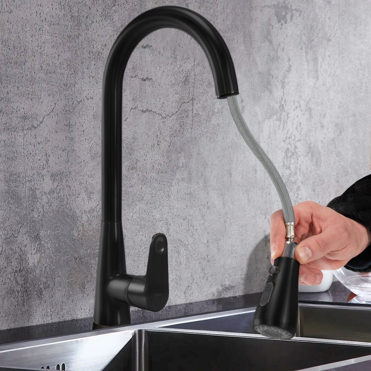 Küchearmatur Rea Mild black mat 2