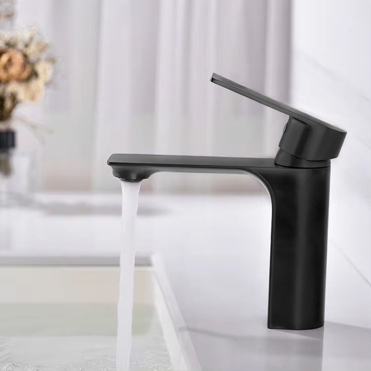 Waschbeckenarmatur REA Urban Black Low 2