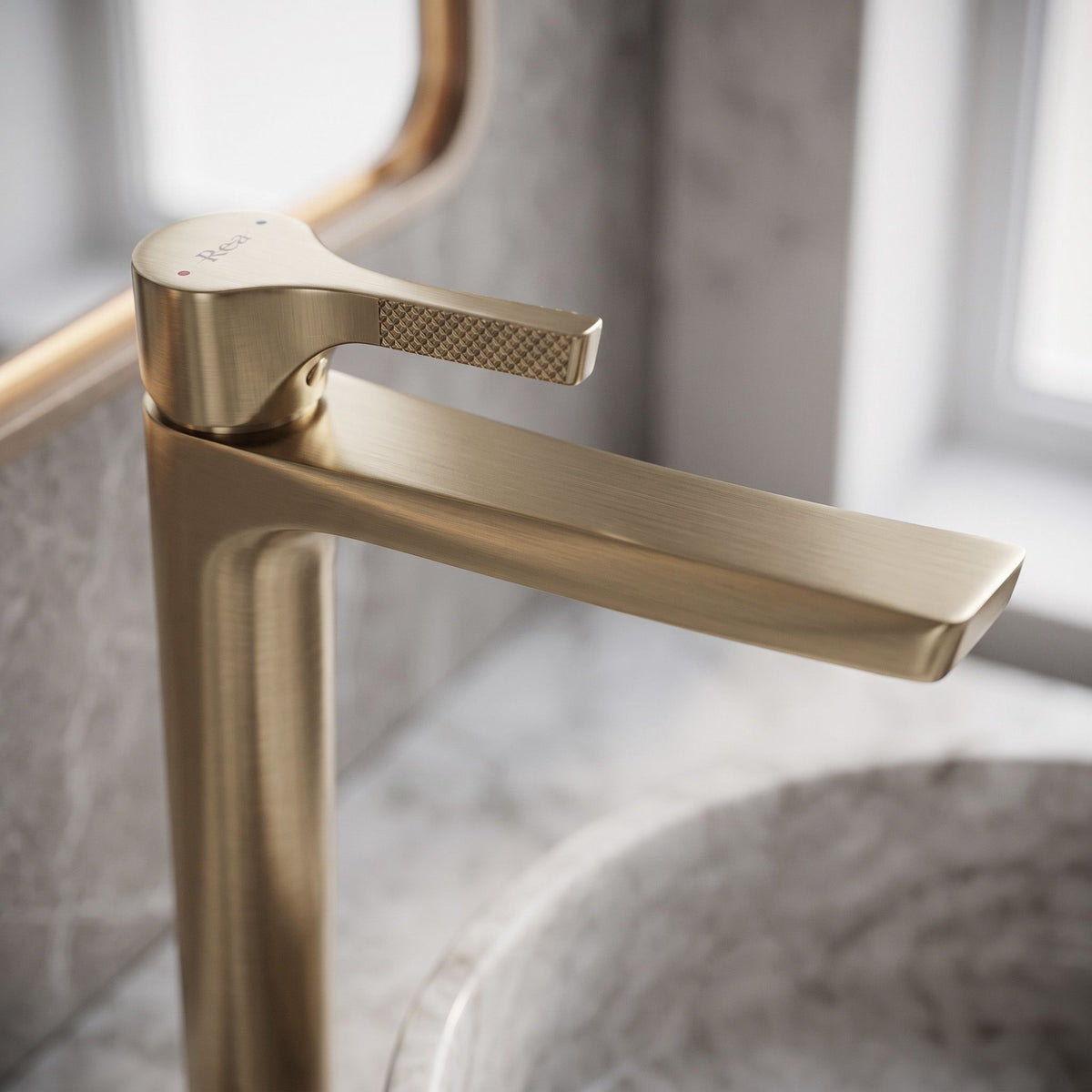 Waschbeckenarmatur PREMIUM Rea Maxim Brush Gold High 8