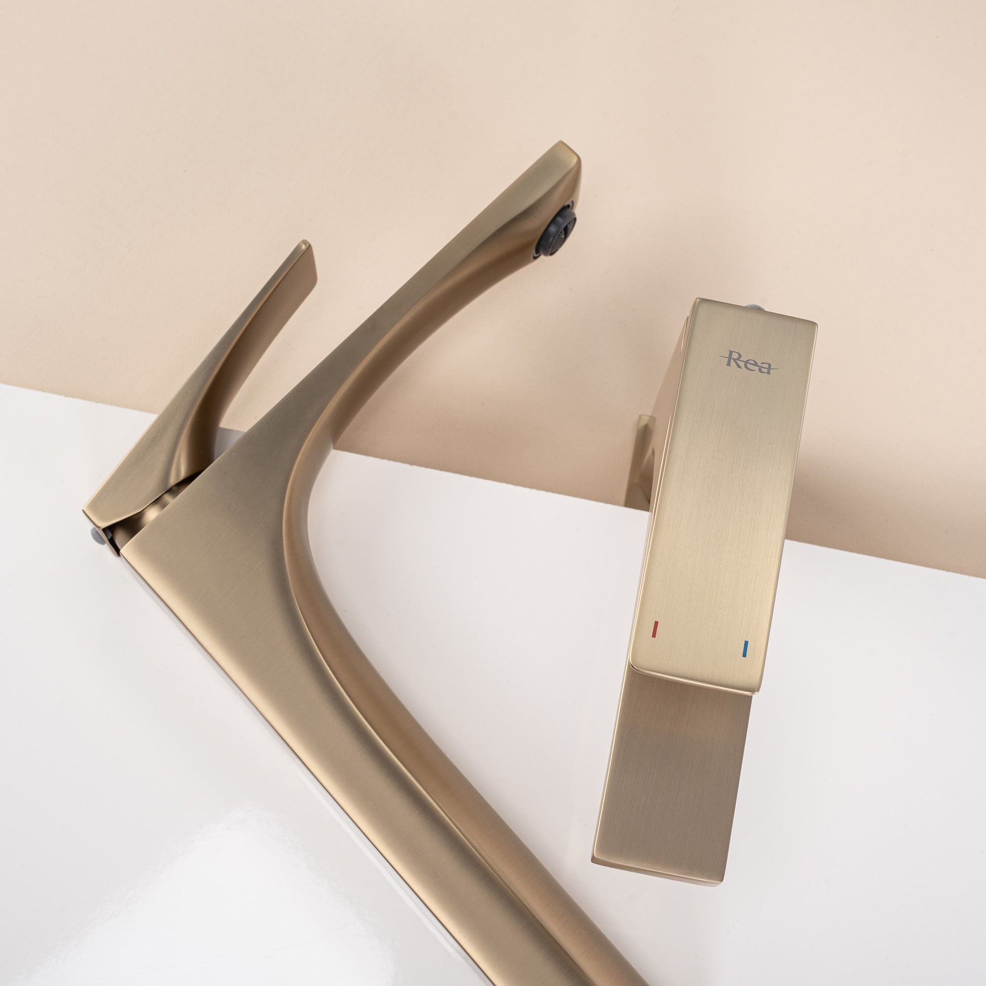 Waschbeckenarmatur Rea Joe Brush Gold Low  3