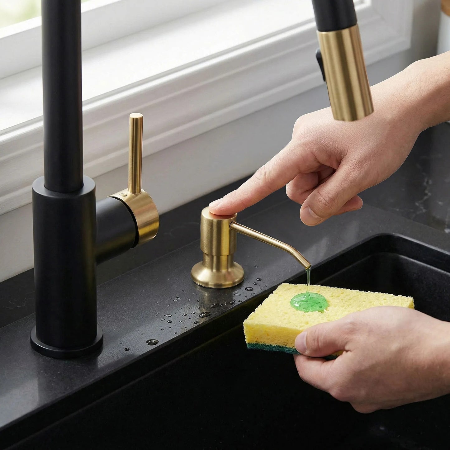 Rea Spülbeckenspender LON Brush Gold  1