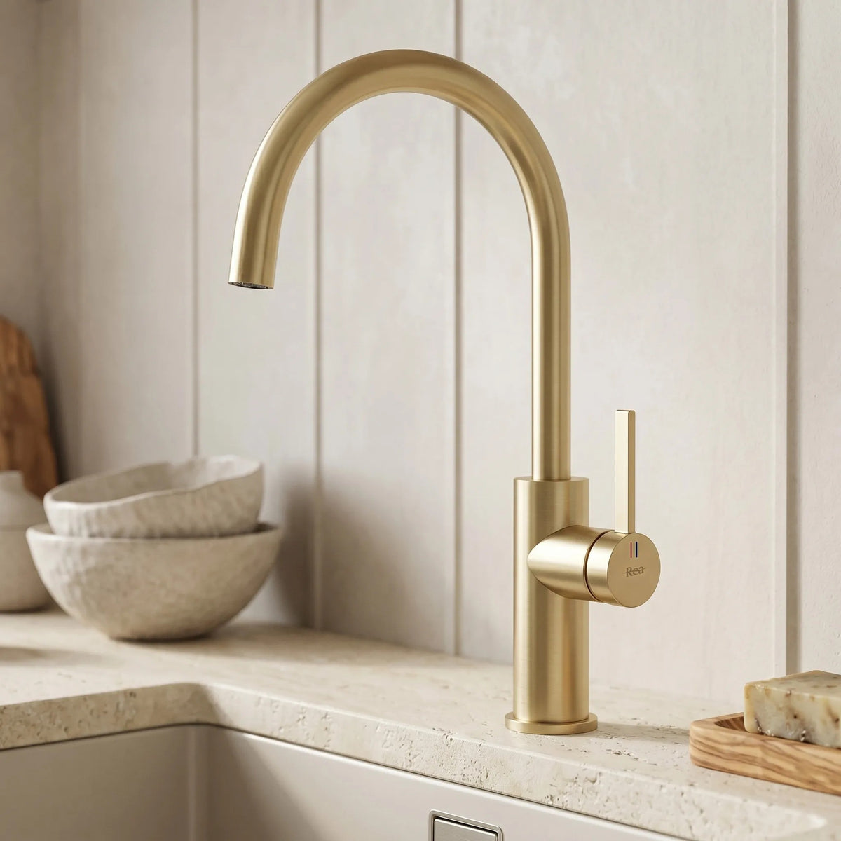 Küchearmatur REA Rivo Brush Gold 2