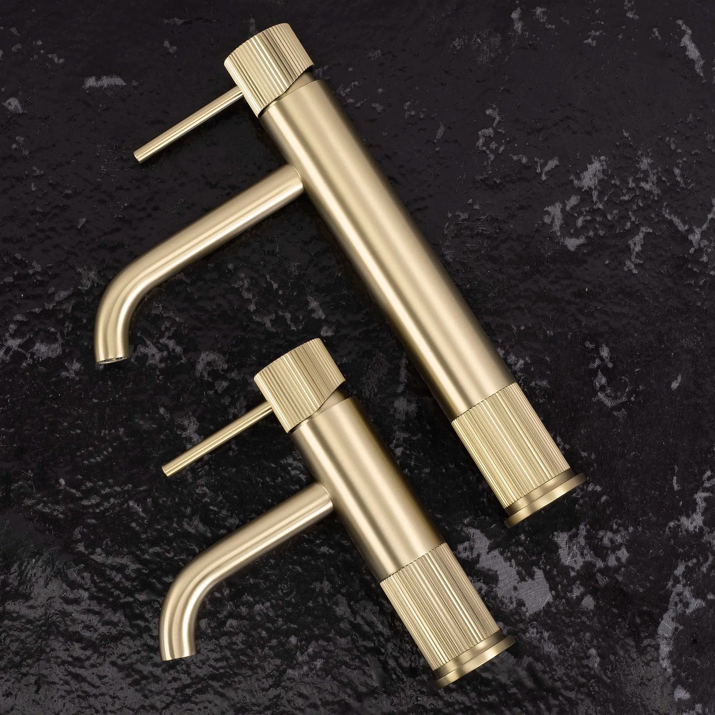 Waschbeckenarmatur Rea Lungo Stripe Brush Gold  3