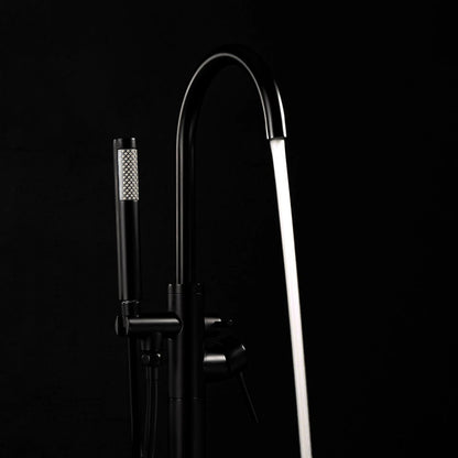 Frei stehende Armatur Rea Lungo Black  4