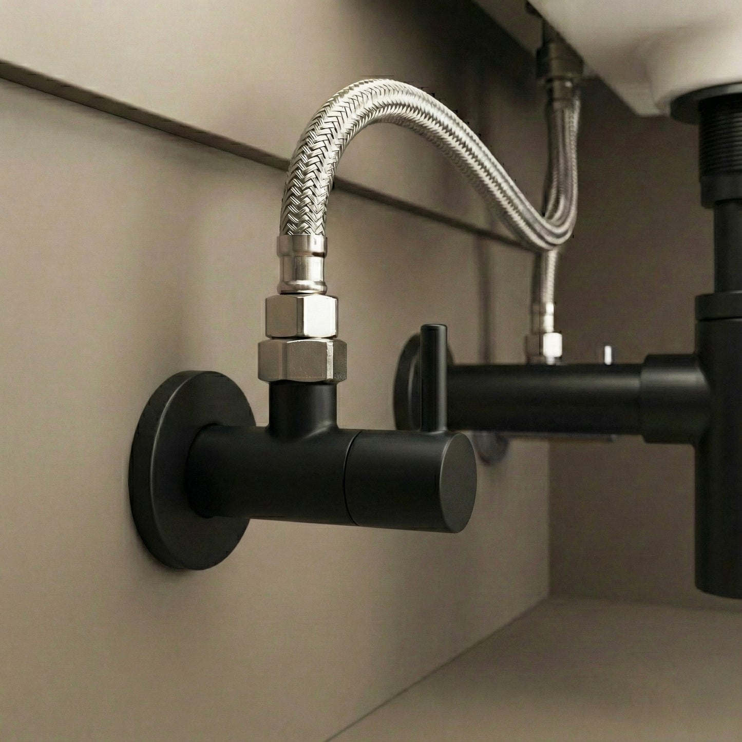 Eckventil 1/2" x 3/8" Black  2