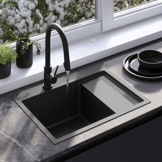 Edelstahlspüle Fin Black mit Küchenarmatur 1